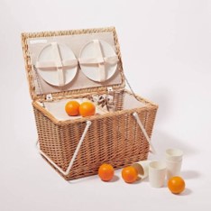 Picnic basket set for 4