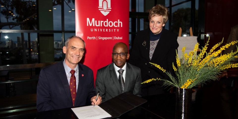 Professor David Morrison, Dr Shadrack Moephuli and WA Agriculture Minister Alannah MacTiernan at the signing of the commercial agreement between Murdoch University and the South African Agricultural Research Council