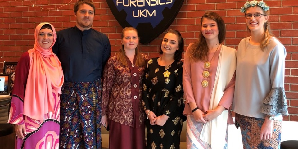 Murdoch forensics students recently visited UKM Malaysia, an initiative funded by the Federal Government?s New Colombo Plan.