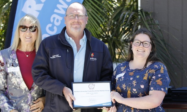 Lynne Bradshaw (RSPCA WA Chair), Assoc. Prof. David Miller and Dr Emily Taylor holding the RSPCA Agriculture Award certificate