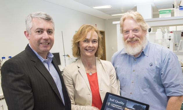 Professor Murphy, Associate Professor Hoyle and Chris Gazey from Dept of Agriculture and Food WA