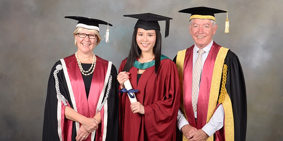 Wenna receiving the VC award